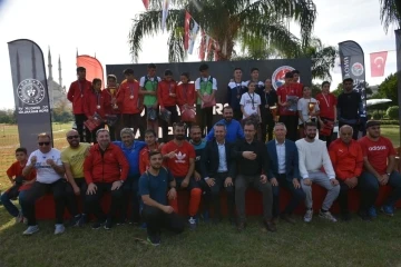 T&uuml;rkiye Kros Şampiyonası&rsquo;nda Kars r&uuml;zgarı esti
