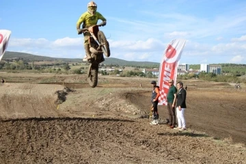 T&uuml;rkiye Motokros Şampiyonası&rsquo;nın 4. ayak yarışı Balıkesir&rsquo;in G&ouml;nen il&ccedil;esinde yapıldı
