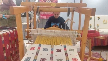 T&uuml;rkiye&rsquo;nin 100. yılında "Ge&ccedil;mişten Geleceğe İzler" sergisi
