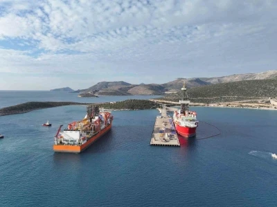 T&uuml;rkiye&rsquo;nin 6&rsquo;ıncı sondaj gemisi Taşucu Limanı&rsquo;na yanaştı