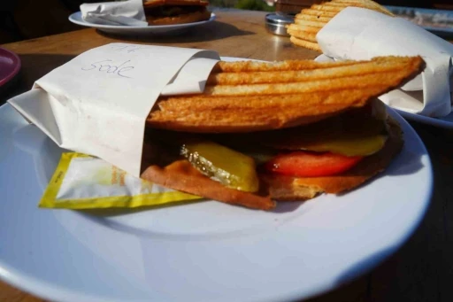 T&uuml;rkiye&rsquo;nin damak &ccedil;atlatan lezzeti: Ayvalık Tostu
