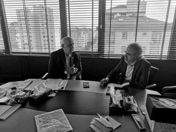 T&uuml;rkiye&rsquo;nin demokratikleşme s&uuml;reci kitaplaştırıldı
