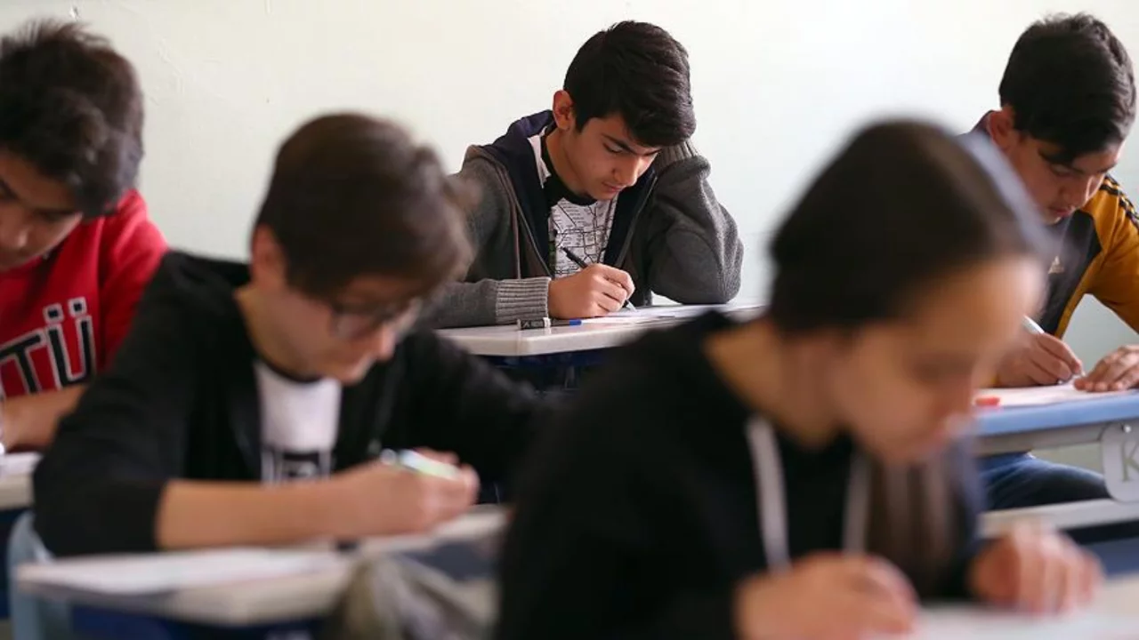T&uuml;rkiye'nin en başarılı liseleri belli oldu! Bursa'dan da bir okul listede