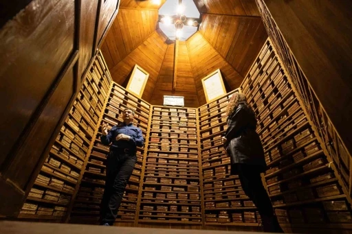 T&uuml;rkiye&rsquo;nin en &ouml;nemli, paha bi&ccedil;ilemez kitapları 195 yıllık bu k&uuml;t&uuml;phanede
