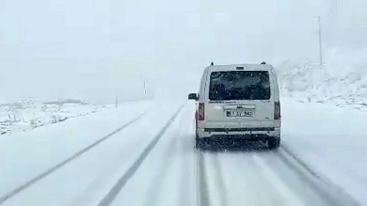 T&uuml;rkiye&rsquo;nin Sibirya'sı Konaklı'da termometre eksi 20'yi g&ouml;rd&uuml;
