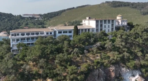 T&uuml;rkiye&rsquo;nin ilk pandemi hastanesi harabeye d&ouml;nd&uuml;