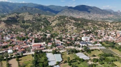 T&uuml;rkiye'nin o il&ccedil;esinde termometreler 46 dereceyi g&ouml;sterdi