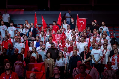 T&uuml;rkiye Sigorta, Broker ve Acenteleriyle Milli Ma&ccedil; Heyecanını Yaşadı