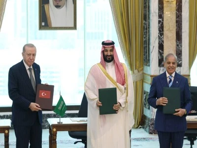 T&uuml;rkiye, Suudi Arabistan ve Pakistan, Mekke Ortak Savunma Anlaşması'nı imzaladı
