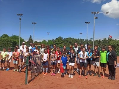 T&uuml;rkiye Tenis Federasyonu Bursa İl Temsilciliği'nden 19 Mayıs turnuvası