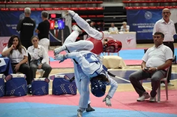 T&uuml;rkiye &Uuml;mitler Tekvando Şampiyonası Konya&rsquo;da devam ediyor
