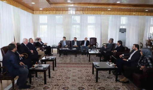 T&uuml;rkiye yazarlar birliği heyeti, Rekt&ouml;r Hacım&uuml;ft&uuml;oğlu&rsquo;nu ziyaret etti
