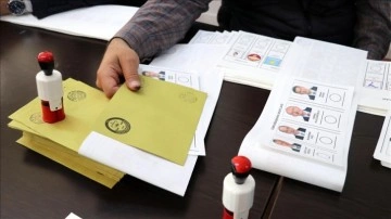 T&uuml;rkiye'deki se&ccedil;imler d&uuml;nya basınında geniş yer buldu