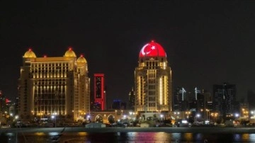 T&uuml;rkiye'nin Doha B&uuml;y&uuml;kel&ccedil;isi: Katar'ın sembolik binalarına T&uuml;rk bayrağı yansıtılacak