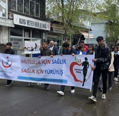 Tutak&rsquo;ta vatandaşlar sağlık  i&ccedil;in y&uuml;r&uuml;d&uuml;
