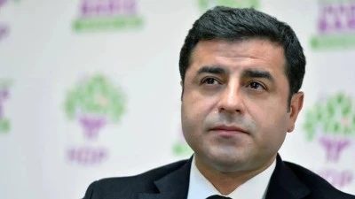 Tutuklu bulunan Selahattin Demirtaş'a yine hapis cezası