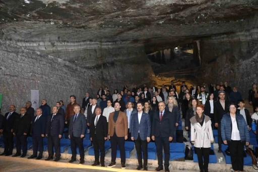 Tuz Mağarası&rsquo;nda "Ağrı Dağı Solunum Zirvesi-2" d&uuml;zenlendi
