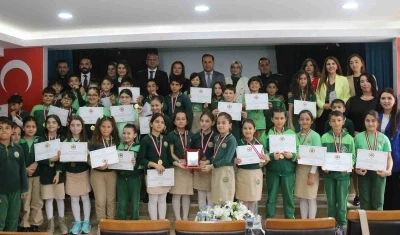 Tuzla&rsquo;dan yola &ccedil;ıkan kitaplar Ağrı&rsquo;da umuda d&ouml;n&uuml;şt&uuml;
