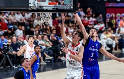 U17 Erkek Milli Basketbol Takımı &ccedil;eyrek finalde