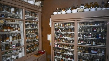 &Uuml;&ccedil; kuşağın eczanesi T&uuml;rk ila&ccedil; sanayisinin asırlık şahidi