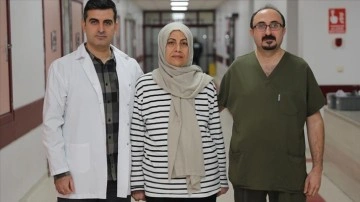 &Uuml;&ccedil; organın birleştiği noktadaki kanserli t&uuml;m&ouml;rden 45 dakikalık operasyonla kurtuldu