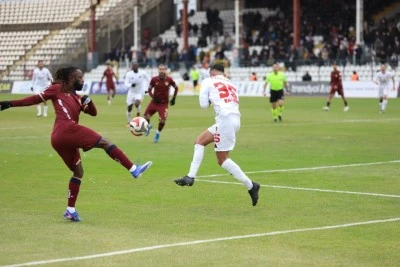 &Uuml;&ccedil; puan Bandırmaspor'un 