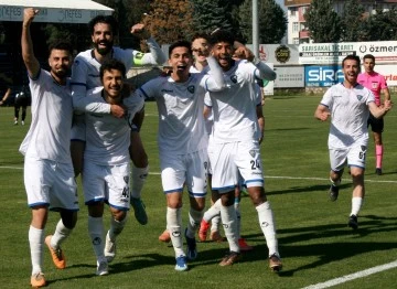&Uuml;&ccedil; puan Karacabey Belediyespor'un 