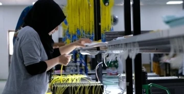 &Uuml;cretli &ccedil;alışan sayısı yıllık y&uuml;zde 1,8 arttı