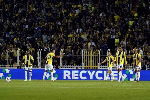 UEFA Avrupa Ligi: Fenerbah&ccedil;e: 0 - Manchester United: 1 (İlk yarı)
