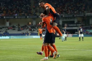 UEFA Konferans Ligi 2. &Ouml;n Eleme Turu: Başakşehir: 4 - La Fiorita: 0 (İlk yarı)
