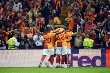 UEFA Şampiyonlar Ligi: Galatasaray: 1 - Bayern M&uuml;nih: 1 (İlk yarı)
