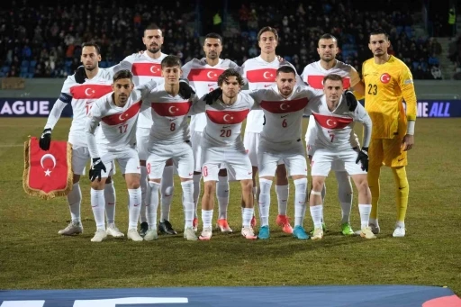 UEFA Uluslar Ligi: İzlanda: 1 - T&uuml;rkiye: 0 (İlk yarı)
