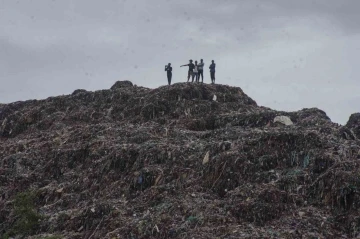 Uganda&rsquo;da &ccedil;&ouml;p sahasındaki toprak kaymasında can kaybı 21&rsquo;e y&uuml;kseldi
