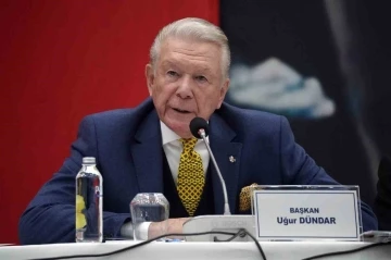 Uğur D&uuml;ndar: "Futbolu y&ouml;netenlerin de bazı sorunları halı altına s&uuml;p&uuml;rmemeleri gerekir"