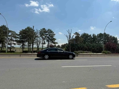 Ukrayna Devlet Başkanı Zelenskiy&rsquo;i taşıyan u&ccedil;ak Ankara&rsquo;ya indi
