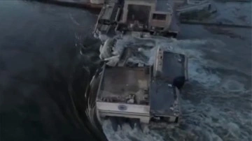 Ukrayna'da Kakhovka Barajı vuruldu, b&ouml;lge sel tehdidiyle karşı karşıya