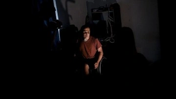 Ukrayna'daki savaşın acı y&uuml;z&uuml;: G&ouml;zlerini ve bacaklarını kaybeden Ukraynalı asker