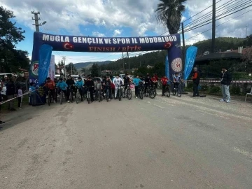 Ula&rsquo;da 150 sporcu ile bisiklet yarışması ger&ccedil;ekleştirildi

