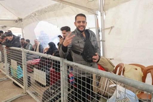 &Uuml;lkesine d&ouml;nen Suriyeli İlyas: Başka &uuml;lkeler hi&ccedil;bir şey yapmadı, T&uuml;rkiye her şeyi yaptı