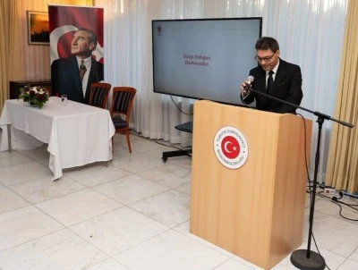 Ulu &Ouml;nder Atat&uuml;rk, M&uuml;nih Başkonsolosluğu&rsquo;nda d&uuml;zenlenen t&ouml;renle anıldı