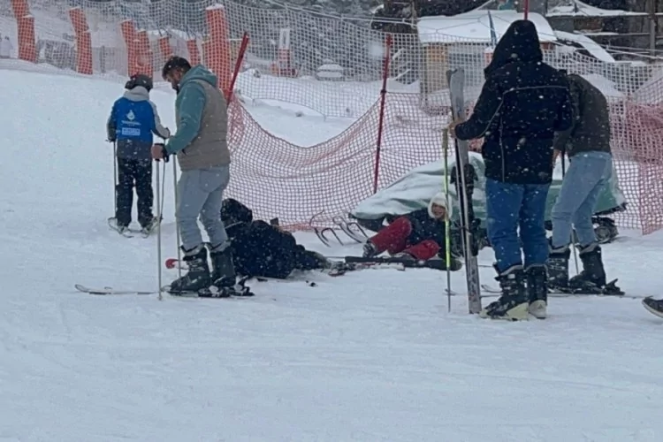 Uludağ'da yoğun kar yağışı ve kazalar