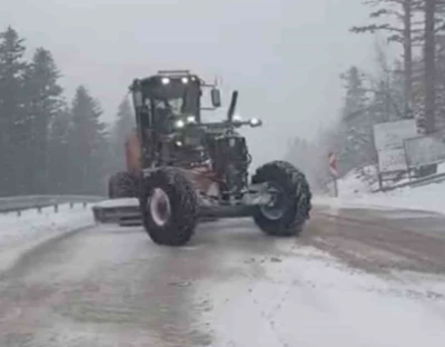 Uludağ&rsquo;da bayramda kar s&uuml;rprizi
