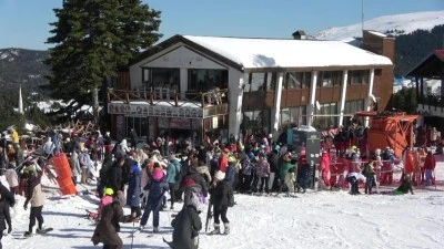  Uludağ'da g&uuml;neşli hafta sonu