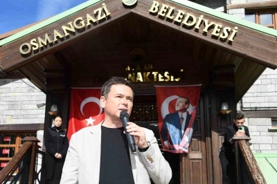 Uludağ&rsquo;da y&uuml;zlerce kişi Cumhuriyetin izinde y&uuml;r&uuml;d&uuml;