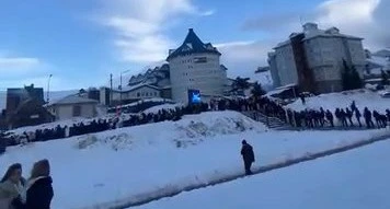 Uludağ'daki teleferik kuyruğu kameralara bu şekilde yansıdı