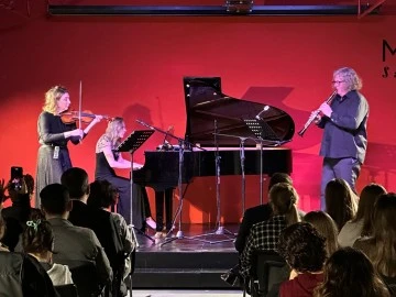 Uludağ &Uuml;niversitesi Devlet Konservatuvarı ve Hollanda B&uuml;y&uuml;kel&ccedil;iliği tarafından 'Contrasts' konseri