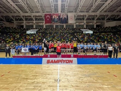 Uludağ &Uuml;niversitesi Kadın hentbol takımı T&uuml;rkiye şampiyonu oldu