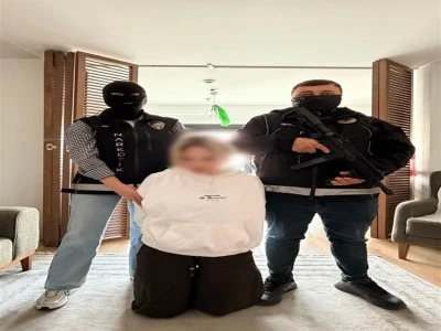 Uluslararası b&uuml;ltenle aranan 2 ş&uuml;pheli İstanbul'da yakalandı
