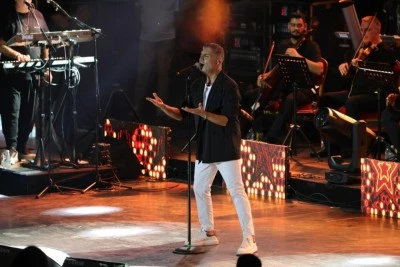 Uluslararası Bursa Festivali, &Ouml;zcan Deniz konseriyle sona erdi