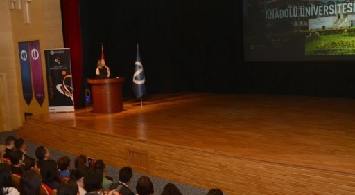 Uluslararası &ouml;ğrenciler oryantasyon programında bir araya geldi
